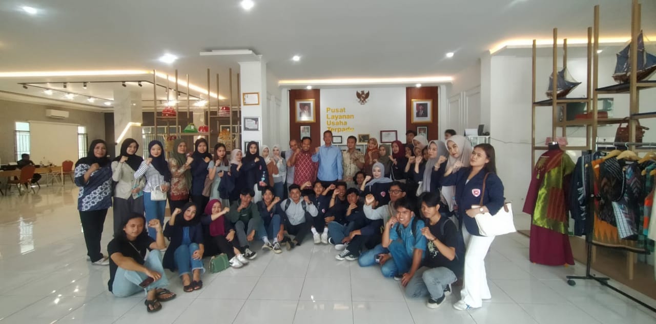 Kunjungan-ke-PLUT-Sulsel,-Mahasiswa-ITB-Nobel-Indonesia-Dapat-Edukasi-via-Gim